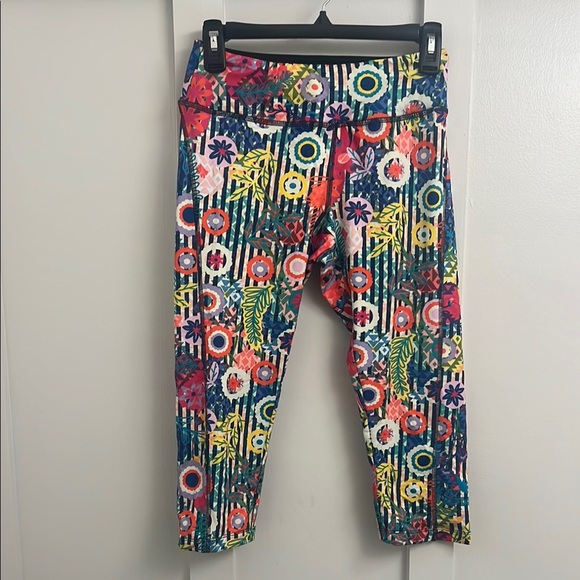 LuLaRoe Pants - LuLaRoe Colorful Floral Patterned cropped Leggings